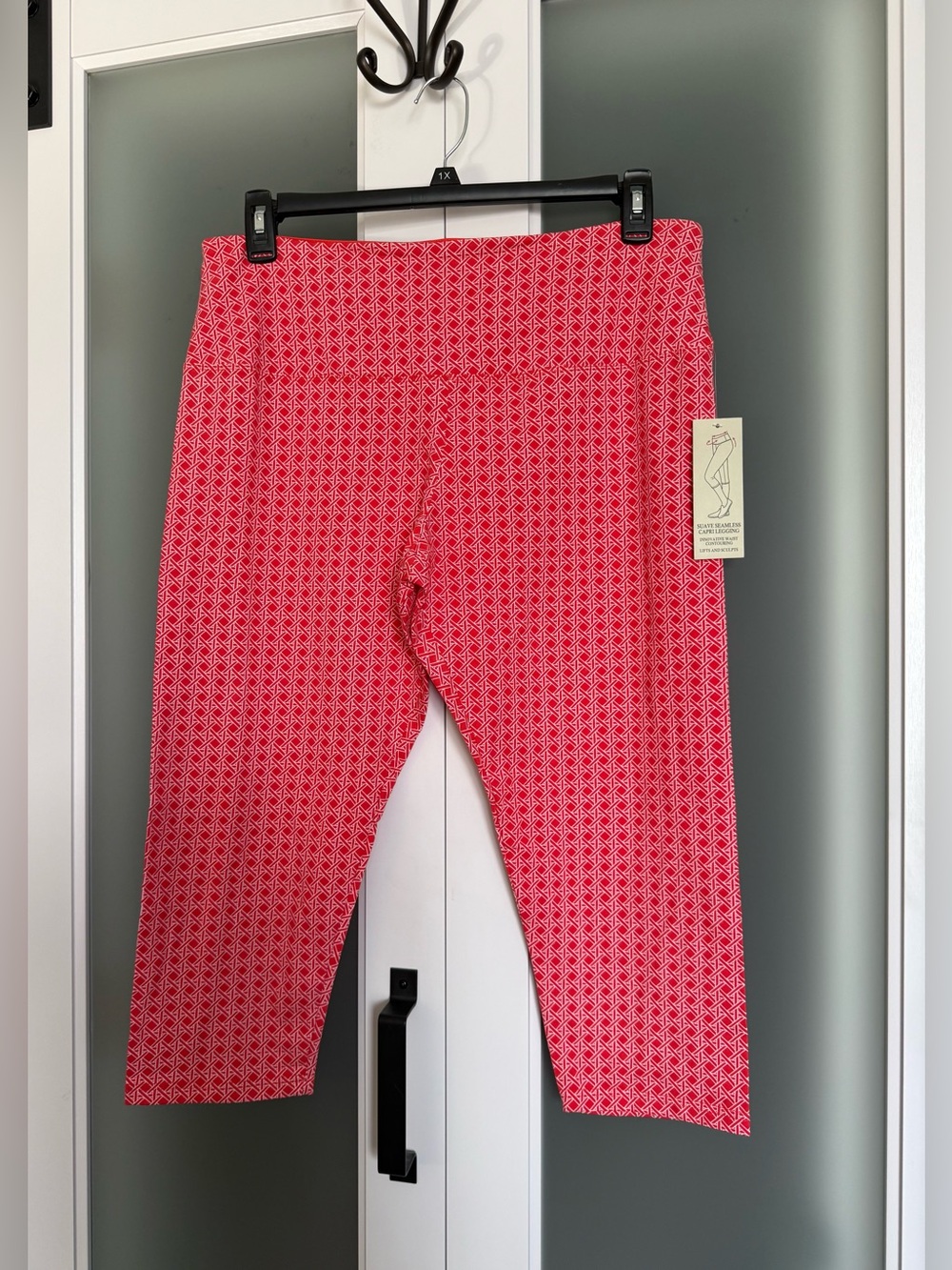 Suave Revolutionary Tummy Control Capri Leggings